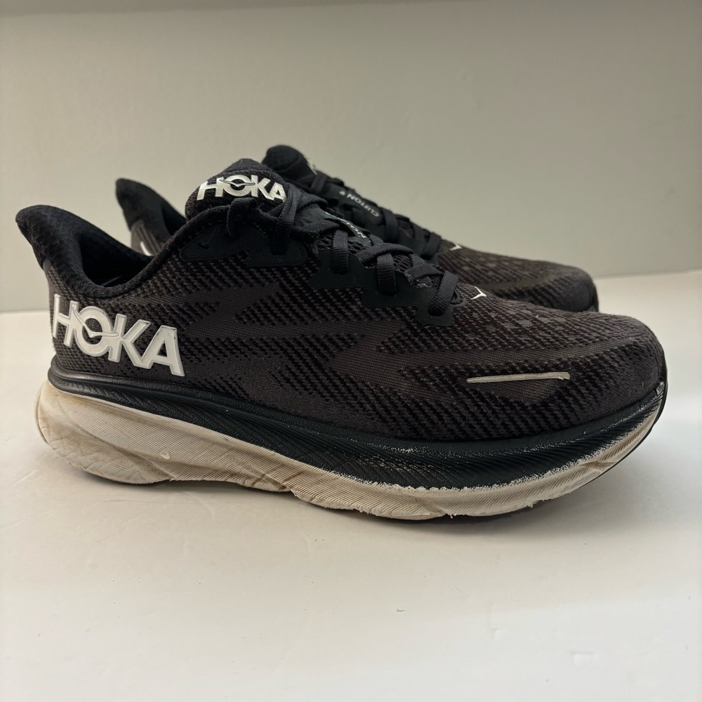 Hoka Clifton 9 women’s running shoes black white size 7.5